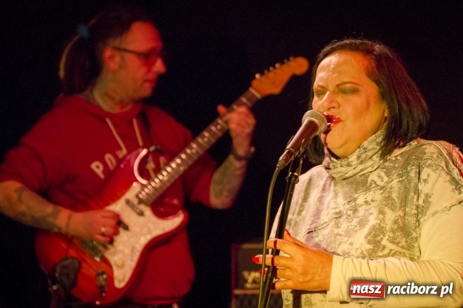 Zdjęcie w galerii na portalu naszraciborz.pl: Grażyna Łobaszewska - 40 lat na scenie, dziś na Końcu Świata w Raciborzu wiadomości z regionu