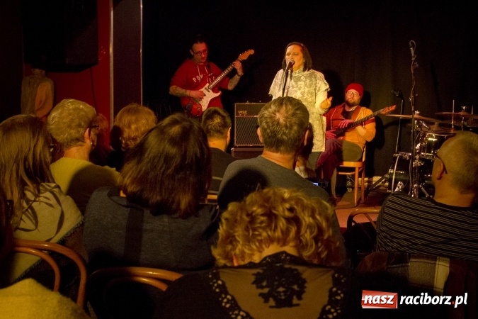 Zdjęcie w galerii na portalu naszraciborz.pl: Grażyna Łobaszewska - 40 lat na scenie, dziś na Końcu Świata w Raciborzu wiadomości z regionu