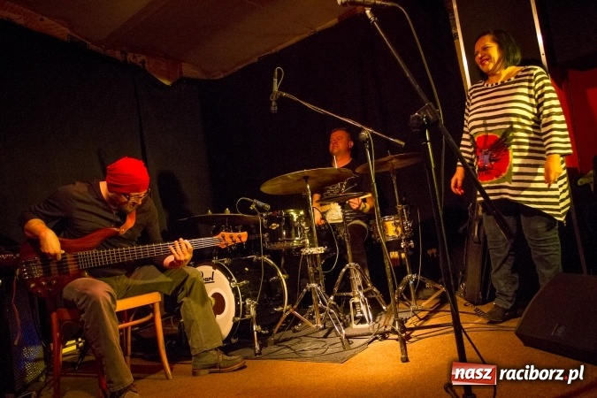 Zdjęcie w galerii na portalu naszraciborz.pl: Grażyna Łobaszewska - 40 lat na scenie, dziś na Końcu Świata w Raciborzu wiadomości z regionu