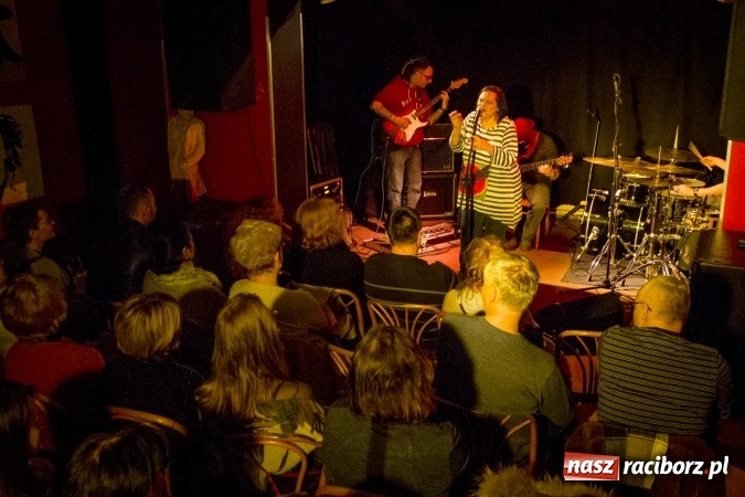 Zdjęcie w galerii na portalu naszraciborz.pl: Grażyna Łobaszewska - 40 lat na scenie, dziś na Końcu Świata w Raciborzu wiadomości z regionu