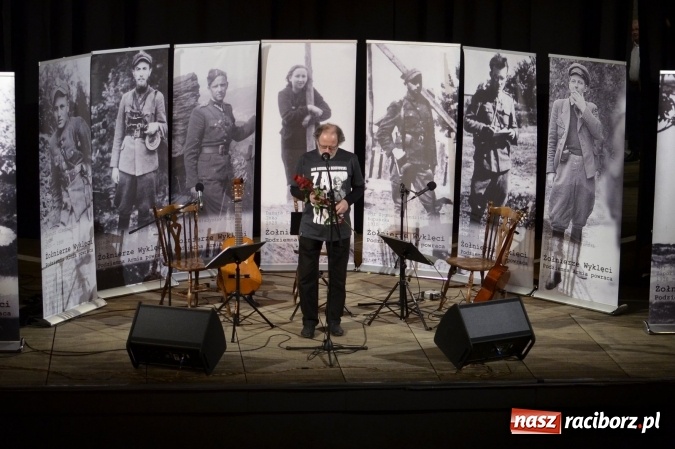 Zdjęcie w galerii na portalu naszraciborz.pl: Podziemna armia powraca - Jerzy Zelnik w Strzesze wiadomości z regionu