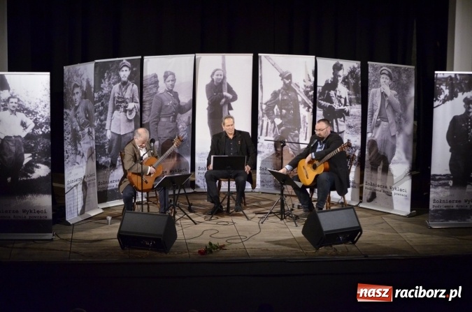 Zdjęcie w galerii na portalu naszraciborz.pl: Podziemna armia powraca - Jerzy Zelnik w Strzesze wiadomości z regionu