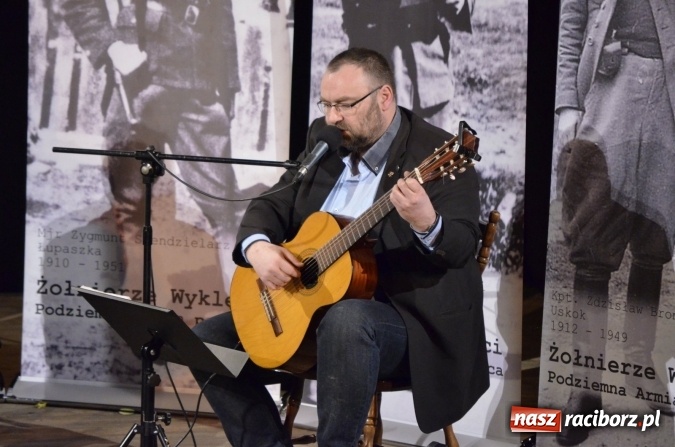 Zdjęcie w galerii na portalu naszraciborz.pl: Podziemna armia powraca - Jerzy Zelnik w Strzesze wiadomości z regionu