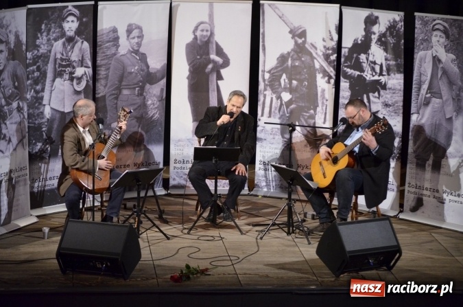 Zdjęcie w galerii na portalu naszraciborz.pl: Podziemna armia powraca - Jerzy Zelnik w Strzesze wiadomości z regionu