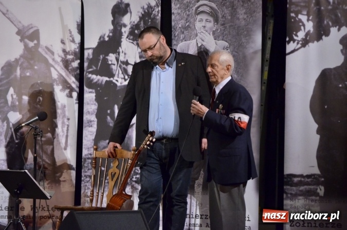 Zdjęcie w galerii na portalu naszraciborz.pl: Podziemna armia powraca - Jerzy Zelnik w Strzesze wiadomości z regionu