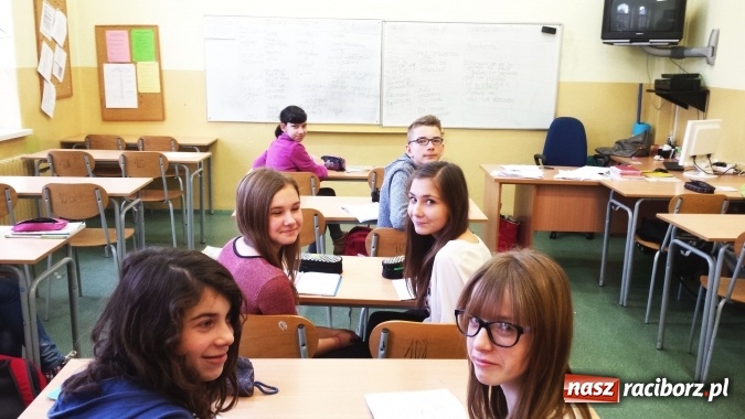 Zdjęcie w galerii na portalu naszraciborz.pl: Szkoła z Klasą 2.0 - w Gimnazjum nr 5 odbyły się ciekawe zajęcia dla uczni&oacute;w wiadomości z regionu