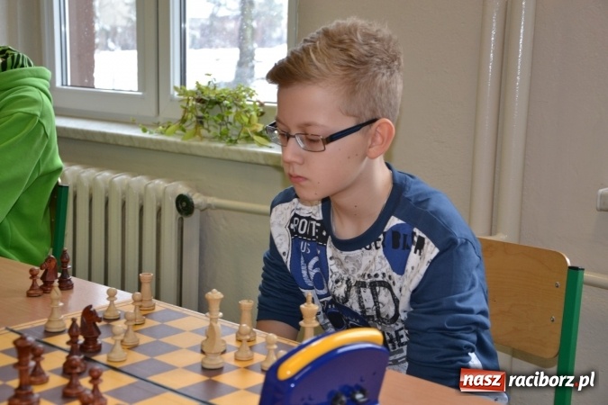 Zdjęcie w galerii na portalu naszraciborz.pl: Gimnazjum nr 2 i ZSO Tworków zwycięzcami rejonowych zawodów szachowych wiadomości z regionu