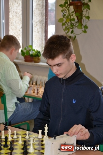 Zdjęcie w galerii na portalu naszraciborz.pl: Gimnazjum nr 2 i ZSO Tworków zwycięzcami rejonowych zawodów szachowych wiadomości z regionu