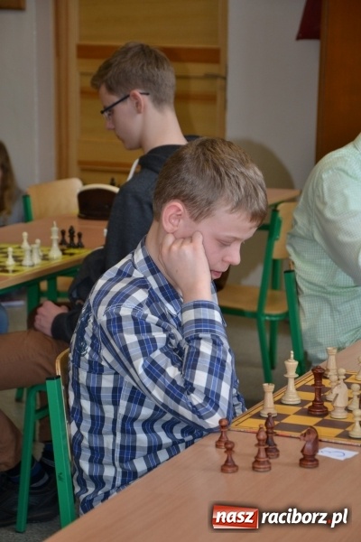 Zdjęcie w galerii na portalu naszraciborz.pl: Gimnazjum nr 2 i ZSO Tworków zwycięzcami rejonowych zawodów szachowych wiadomości z regionu