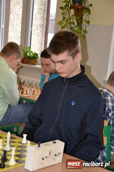 Zdjęcie w galerii na portalu naszraciborz.pl: Gimnazjum nr 2 i ZSO Tworków zwycięzcami rejonowych zawodów szachowych wiadomości z regionu