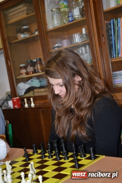 Zdjęcie w galerii na portalu naszraciborz.pl: Gimnazjum nr 2 i ZSO Tworków zwycięzcami rejonowych zawodów szachowych wiadomości z regionu