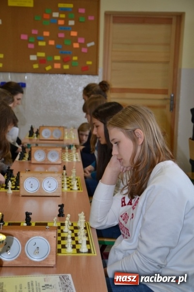 Zdjęcie w galerii na portalu naszraciborz.pl: Gimnazjum nr 2 i ZSO Tworków zwycięzcami rejonowych zawodów szachowych wiadomości z regionu