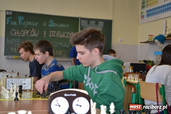 Zdjęcie w galerii na portalu naszraciborz.pl: Gimnazjum nr 2 i ZSO Tworków zwycięzcami rejonowych zawodów szachowych wiadomości z regionu