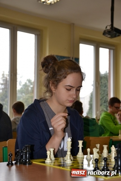 Zdjęcie w galerii na portalu naszraciborz.pl: Gimnazjum nr 2 i ZSO Tworków zwycięzcami rejonowych zawodów szachowych wiadomości z regionu