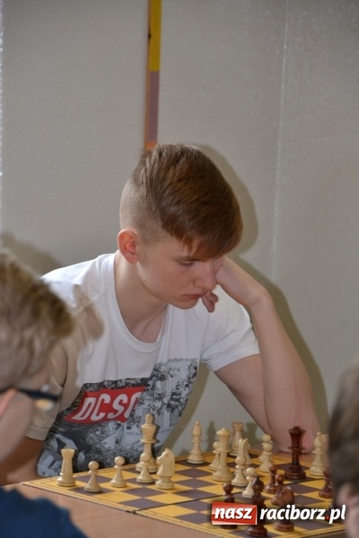 Zdjęcie w galerii na portalu naszraciborz.pl: Gimnazjum nr 2 i ZSO Tworków zwycięzcami rejonowych zawodów szachowych wiadomości z regionu