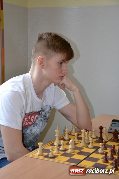 Zdjęcie w galerii na portalu naszraciborz.pl: Gimnazjum nr 2 i ZSO Tworków zwycięzcami rejonowych zawodów szachowych wiadomości z regionu