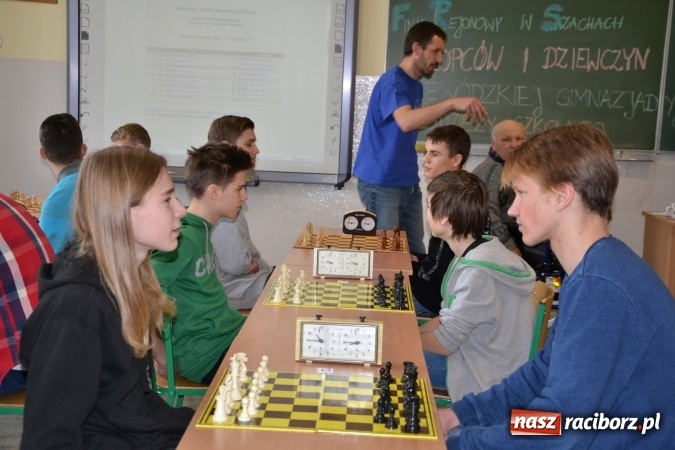 Zdjęcie w galerii na portalu naszraciborz.pl: Gimnazjum nr 2 i ZSO Tworków zwycięzcami rejonowych zawodów szachowych wiadomości z regionu