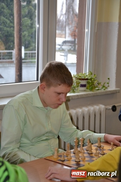 Zdjęcie w galerii na portalu naszraciborz.pl: Gimnazjum nr 2 i ZSO Tworków zwycięzcami rejonowych zawodów szachowych wiadomości z regionu