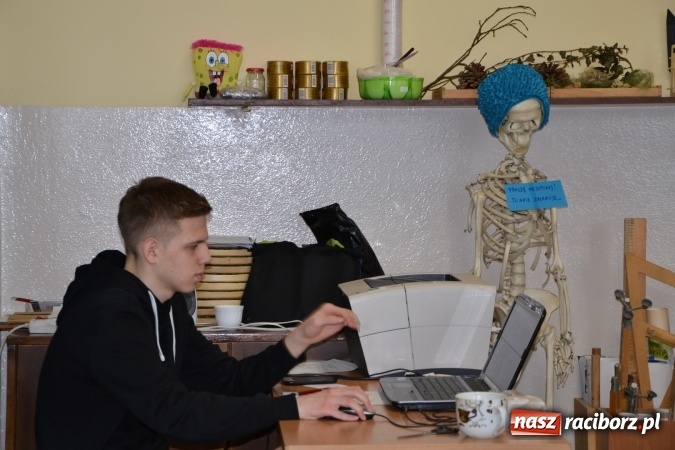 Zdjęcie w galerii na portalu naszraciborz.pl: Gimnazjum nr 2 i ZSO Tworków zwycięzcami rejonowych zawodów szachowych wiadomości z regionu