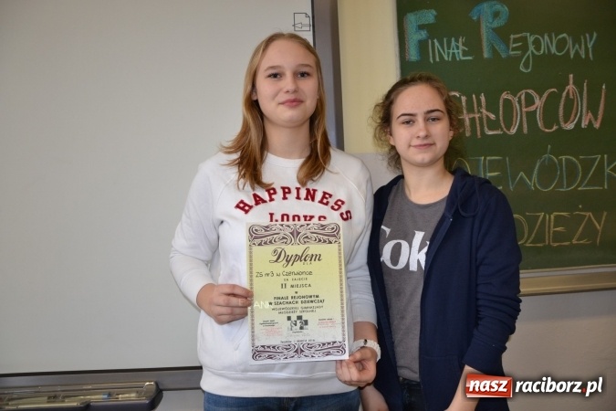 Zdjęcie w galerii na portalu naszraciborz.pl: Gimnazjum nr 2 i ZSO Tworków zwycięzcami rejonowych zawodów szachowych wiadomości z regionu