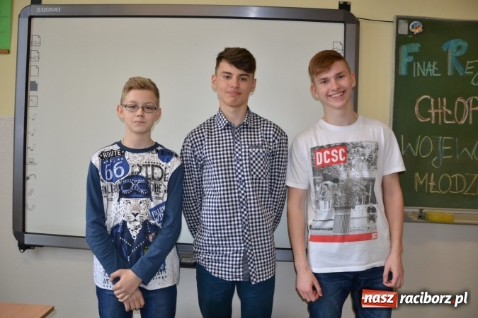 Zdjęcie w galerii na portalu naszraciborz.pl: Gimnazjum nr 2 i ZSO Tworków zwycięzcami rejonowych zawodów szachowych wiadomości z regionu
