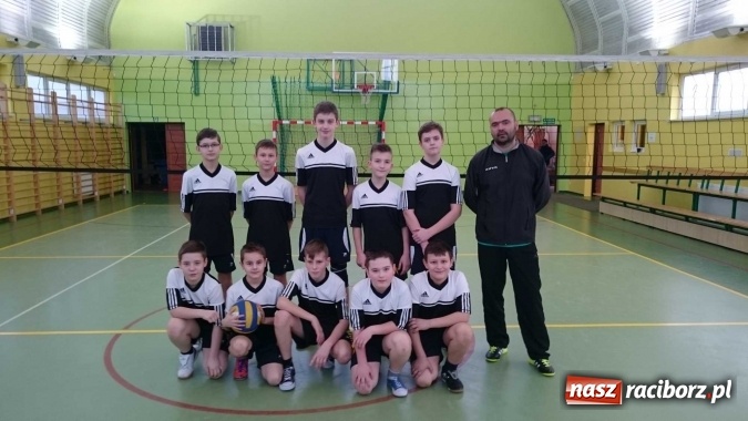 Zdjęcie w galerii na portalu naszraciborz.pl: Pietrowice Wielkie i Pawłów najlepsze w gminnym turnieju siatkówki wiadomości z regionu