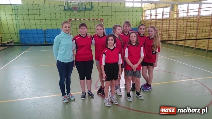 Zdjęcie w galerii na portalu naszraciborz.pl: Pietrowice Wielkie i Pawłów najlepsze w gminnym turnieju siatkówki wiadomości z regionu