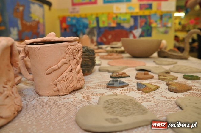 Zdjęcie w galerii na portalu naszraciborz.pl: Świąteczne warsztaty artystyczne w Szkole Podstawowej nr 18 wiadomości z regionu