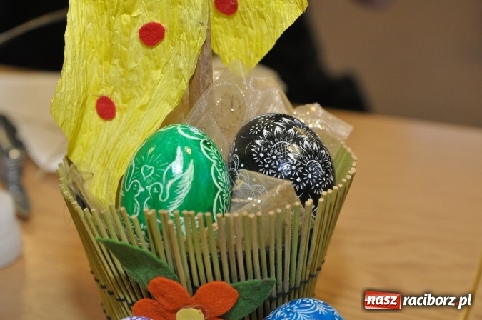 Zdjęcie w galerii na portalu naszraciborz.pl: Świąteczne warsztaty artystyczne w Szkole Podstawowej nr 18 wiadomości z regionu