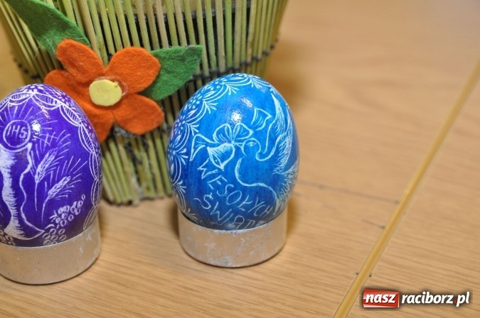 Zdjęcie w galerii na portalu naszraciborz.pl: Świąteczne warsztaty artystyczne w Szkole Podstawowej nr 18 wiadomości z regionu