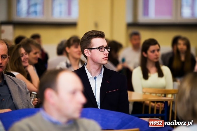 Zdjęcie w galerii na portalu naszraciborz.pl: CKZiU nr 1: Gala Ciekawy uczeń w szkole przy Gimnazjalnej  wiadomości z regionu