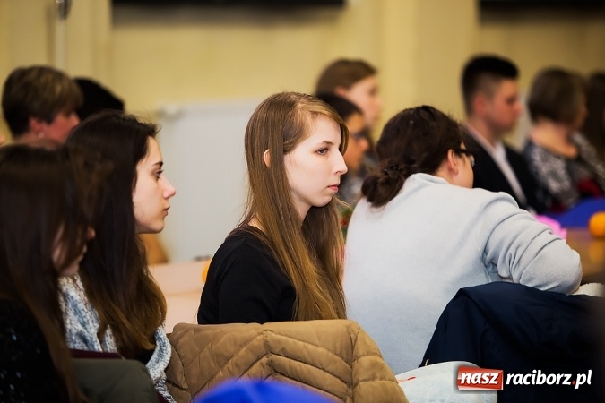 Zdjęcie w galerii na portalu naszraciborz.pl: CKZiU nr 1: Gala Ciekawy uczeń w szkole przy Gimnazjalnej  wiadomości z regionu