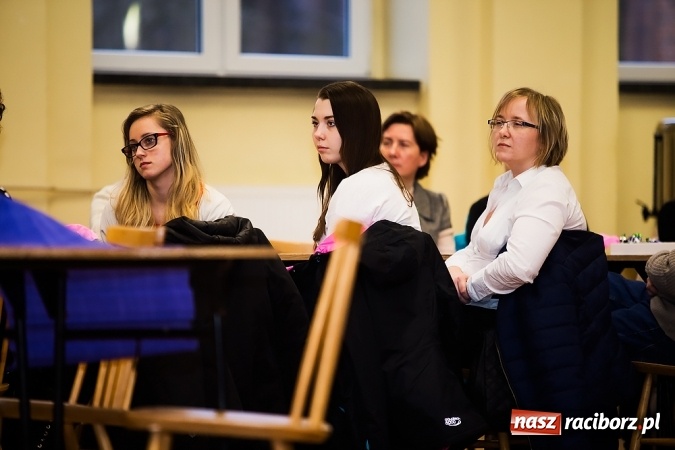 Zdjęcie w galerii na portalu naszraciborz.pl: CKZiU nr 1: Gala Ciekawy uczeń w szkole przy Gimnazjalnej  wiadomości z regionu