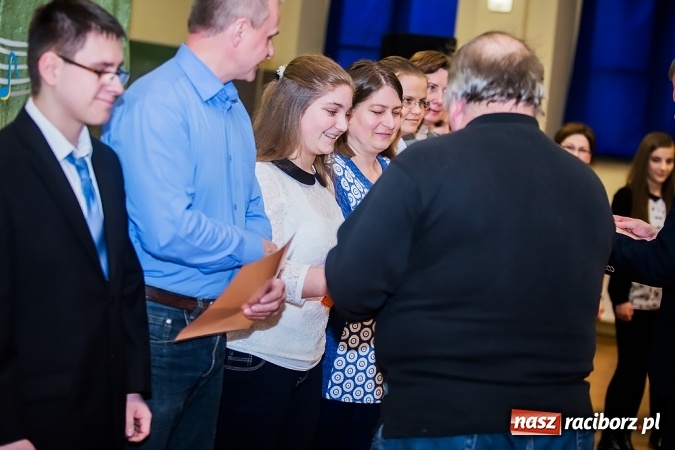 Zdjęcie w galerii na portalu naszraciborz.pl: CKZiU nr 1: Gala Ciekawy uczeń w szkole przy Gimnazjalnej  wiadomości z regionu