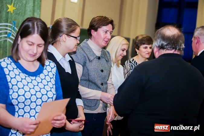 Zdjęcie w galerii na portalu naszraciborz.pl: CKZiU nr 1: Gala Ciekawy uczeń w szkole przy Gimnazjalnej  wiadomości z regionu