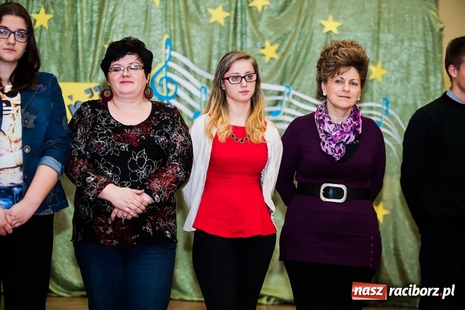 Zdjęcie w galerii na portalu naszraciborz.pl: CKZiU nr 1: Gala Ciekawy uczeń w szkole przy Gimnazjalnej  wiadomości z regionu