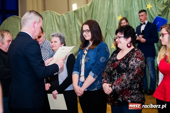 Zdjęcie w galerii na portalu naszraciborz.pl: CKZiU nr 1: Gala Ciekawy uczeń w szkole przy Gimnazjalnej  wiadomości z regionu