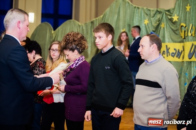 Zdjęcie w galerii na portalu naszraciborz.pl: CKZiU nr 1: Gala Ciekawy uczeń w szkole przy Gimnazjalnej  wiadomości z regionu