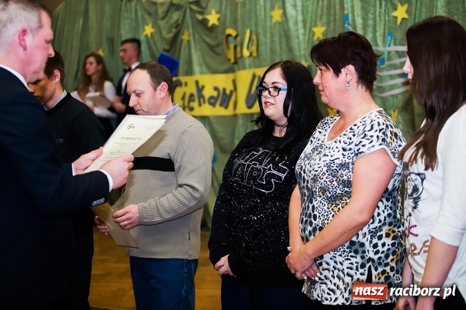 Zdjęcie w galerii na portalu naszraciborz.pl: CKZiU nr 1: Gala Ciekawy uczeń w szkole przy Gimnazjalnej  wiadomości z regionu
