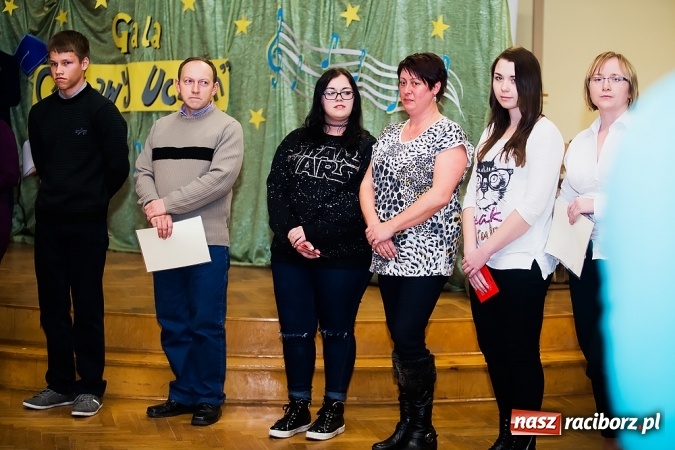 Zdjęcie w galerii na portalu naszraciborz.pl: CKZiU nr 1: Gala Ciekawy uczeń w szkole przy Gimnazjalnej  wiadomości z regionu