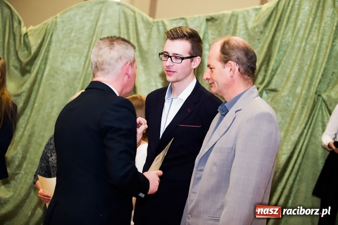 Zdjęcie w galerii na portalu naszraciborz.pl: CKZiU nr 1: Gala Ciekawy uczeń w szkole przy Gimnazjalnej  wiadomości z regionu