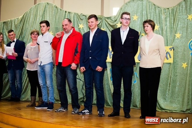 Zdjęcie w galerii na portalu naszraciborz.pl: CKZiU nr 1: Gala Ciekawy uczeń w szkole przy Gimnazjalnej  wiadomości z regionu