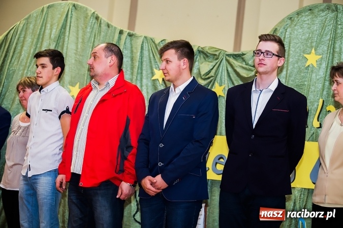 Zdjęcie w galerii na portalu naszraciborz.pl: CKZiU nr 1: Gala Ciekawy uczeń w szkole przy Gimnazjalnej  wiadomości z regionu