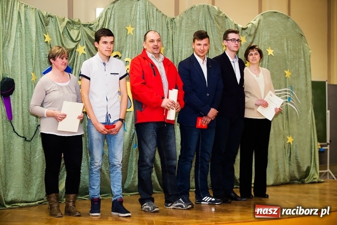 Zdjęcie w galerii na portalu naszraciborz.pl: CKZiU nr 1: Gala Ciekawy uczeń w szkole przy Gimnazjalnej  wiadomości z regionu