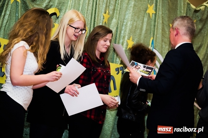 Zdjęcie w galerii na portalu naszraciborz.pl: CKZiU nr 1: Gala Ciekawy uczeń w szkole przy Gimnazjalnej  wiadomości z regionu