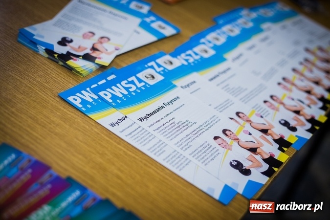 Zdjęcie w galerii na portalu naszraciborz.pl: Mnóstwo atrakcji i fun - Dzień Otwarty w PWSZ w Raciborzu wiadomości z regionu