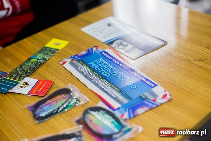 Zdjęcie w galerii na portalu naszraciborz.pl: Mnóstwo atrakcji i fun - Dzień Otwarty w PWSZ w Raciborzu wiadomości z regionu