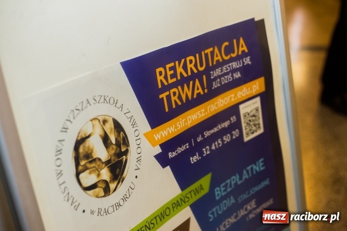 Zdjęcie w galerii na portalu naszraciborz.pl: Mnóstwo atrakcji i fun - Dzień Otwarty w PWSZ w Raciborzu wiadomości z regionu