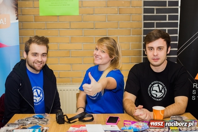 Zdjęcie w galerii na portalu naszraciborz.pl: Mnóstwo atrakcji i fun - Dzień Otwarty w PWSZ w Raciborzu wiadomości z regionu