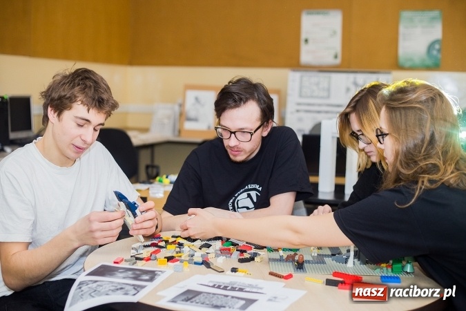 Zdjęcie w galerii na portalu naszraciborz.pl: Mnóstwo atrakcji i fun - Dzień Otwarty w PWSZ w Raciborzu wiadomości z regionu